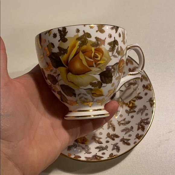 Royal Tara floral China teacup candle set - Picture 3 of 10